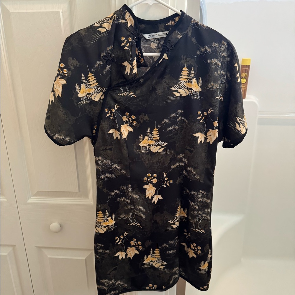 beautiful Zara dress size medium, worn once